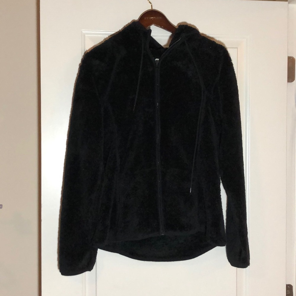 American Eagle Women’s Fuzzy Sweater- Black